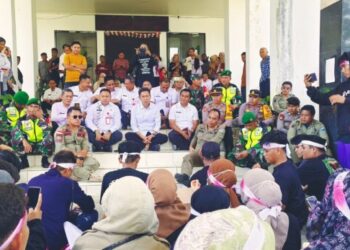 Massa Pendemo Tolak PETI Tobayagan, Kamaru: Kami bersama Rakyat