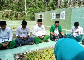 Ziarah dan Doa di Hari Santri, Ketua Ansor Bolsel Kenang Keteladanan Almarhum H2M