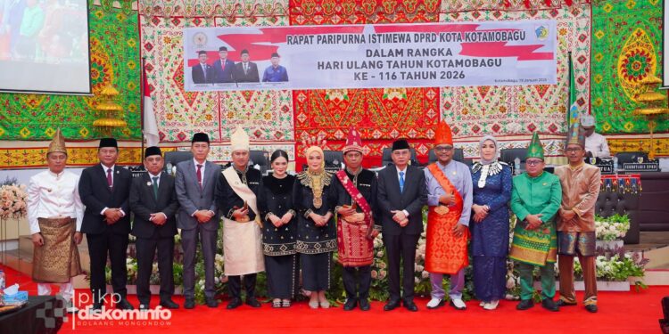 Hadir di Paripurna, Iskandar–Deddy Beri Ucapan HUT Kotamobagu: Sinergi BMR Kian Menguat